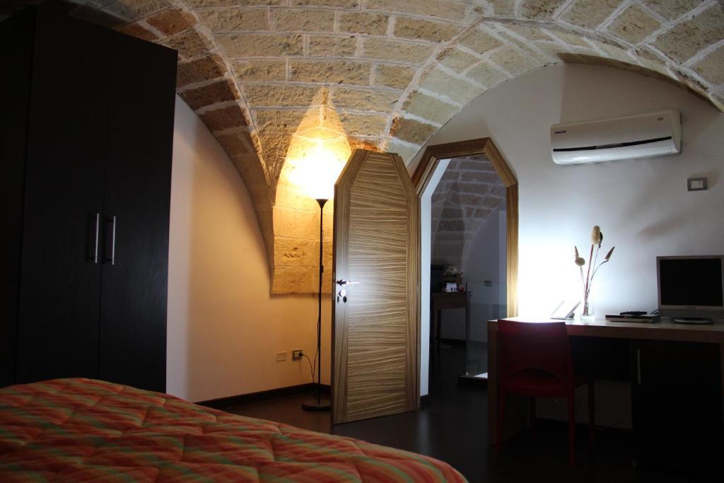 Bed & Breakfast Idomeneo 63 Лече Стая снимка